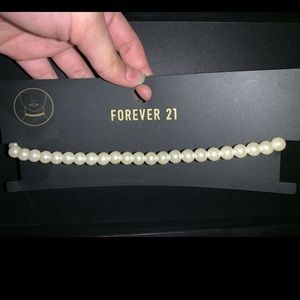 Pearl choker